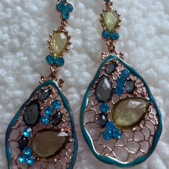 Elegant Teal and Gold Drop Earrings - Picture 3 of 3